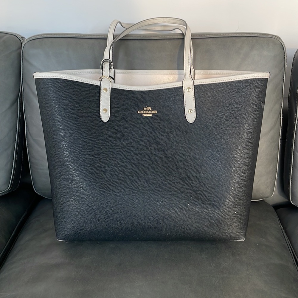 Coach Reversible City Tote In Black/White